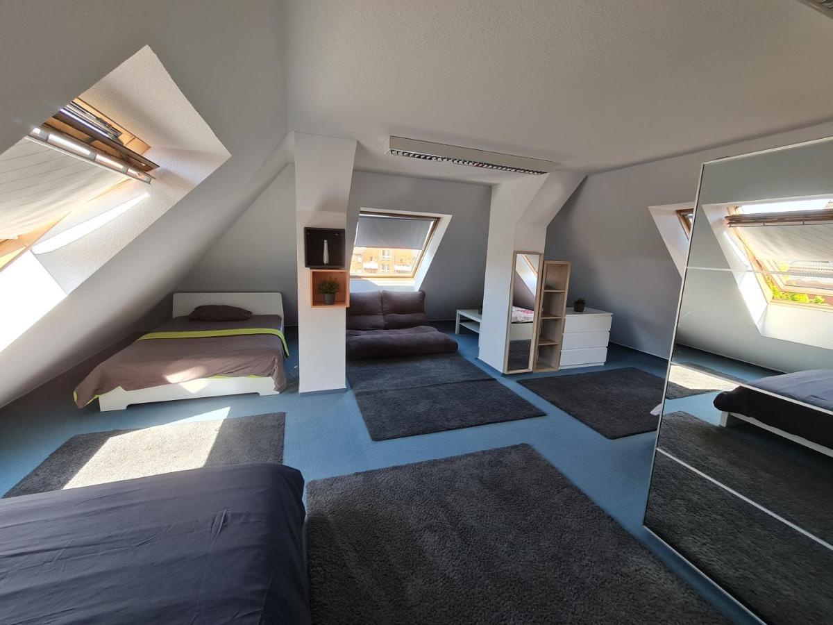 6 Bedroom Private Apartment & Lounge Rostock Esterno foto