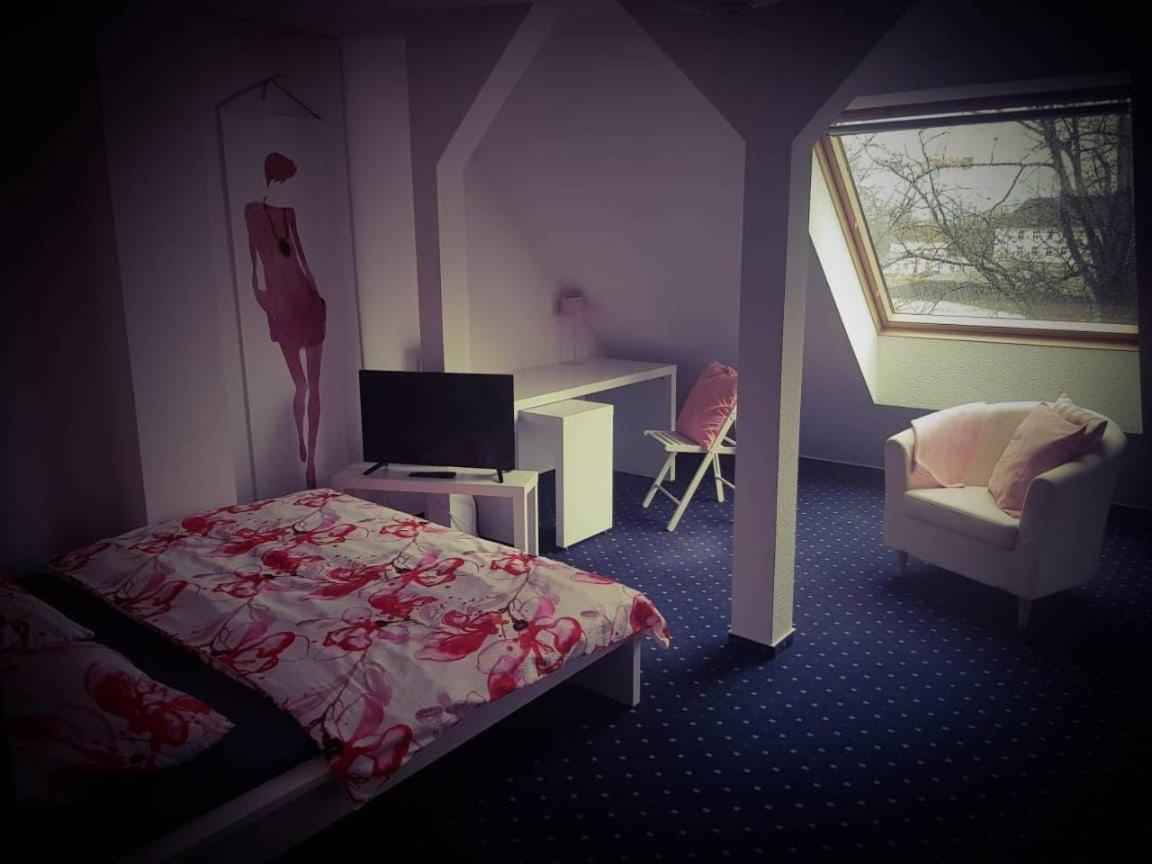 6 Bedroom Private Apartment & Lounge Rostock Esterno foto