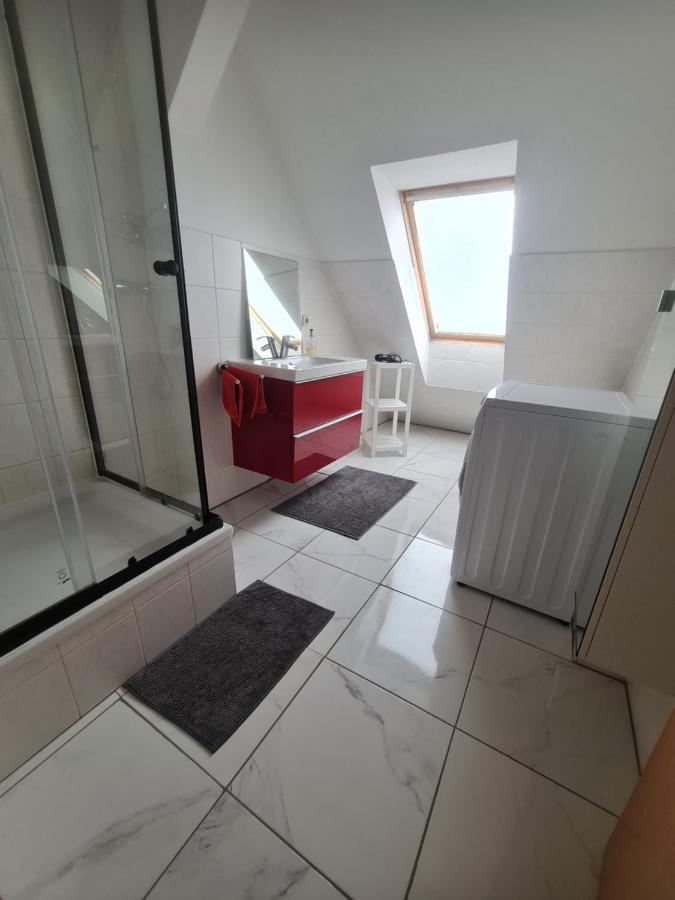 6 Bedroom Private Apartment & Lounge Rostock Esterno foto
